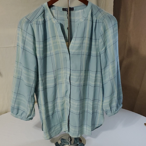 NYDJ Soft Blue Plaid NWT V-neck 3/4 Sleeve Pintuck Crepe Button Blouse Size XS-M - Picture 1 of 15